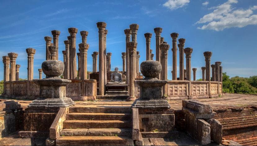 Medirigiriya Vatadageya tour